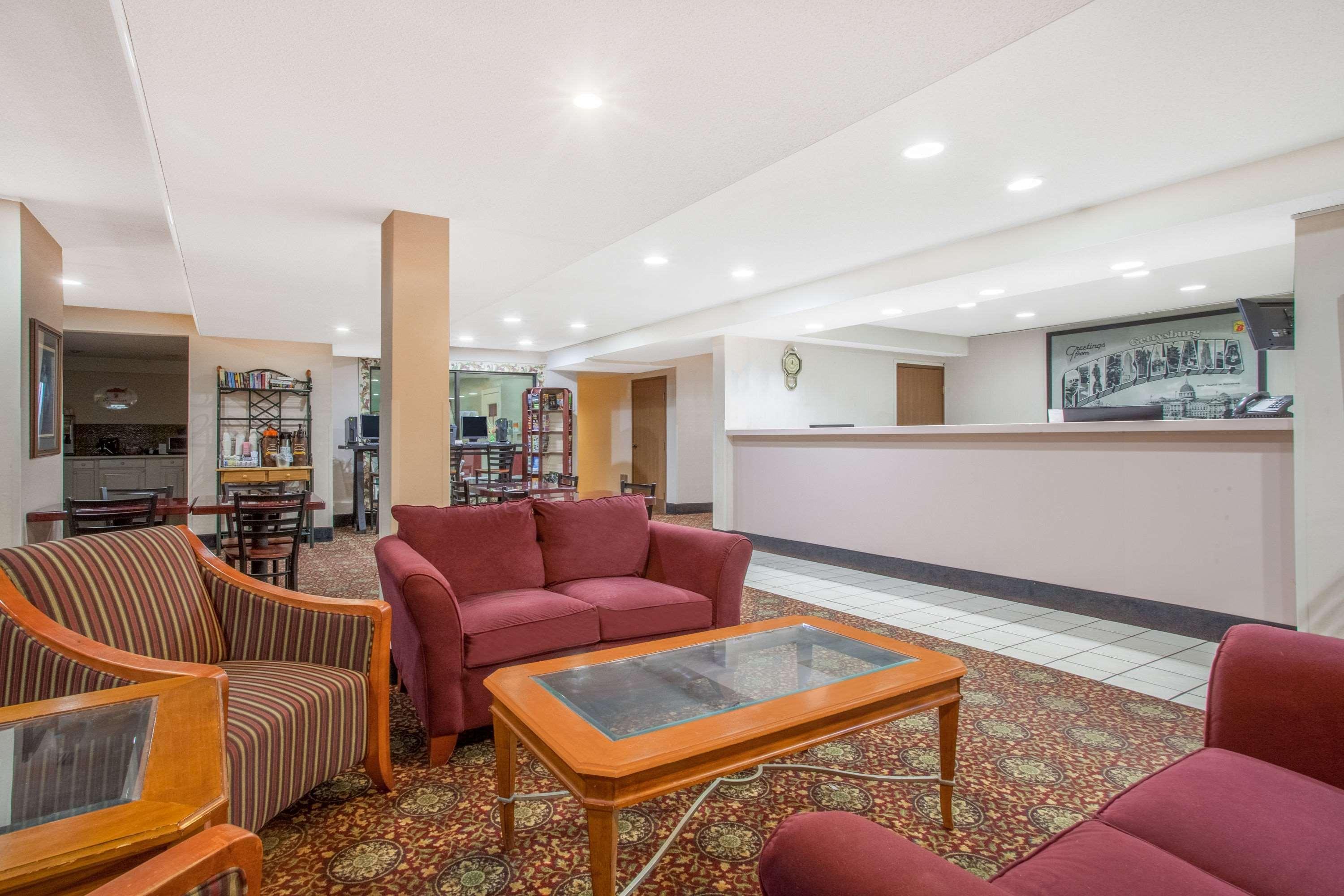 Super 8 By Wyndham Gettysburg Hotel Екстериор снимка